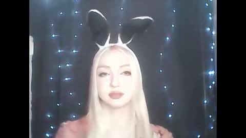 dalirenne online show from April 7, 3:12 pm