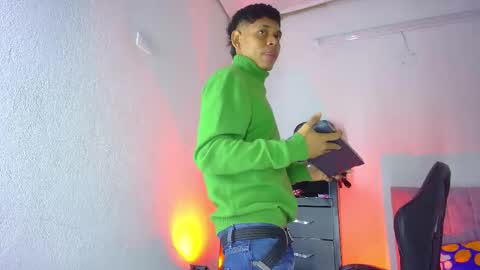 damar_felipe online show from February 1, 11:36 pm