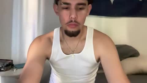 Snapshot of damiam_xj chatting on October 31, 4:41 pm damiam xj online show from October 31, 4:41 pm