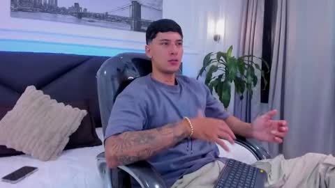 DAMIAN online show from December 19, 10:44 am