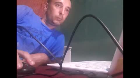 Snapshot of damian_2025 chatting on December 26, 12:03 am damian_2025 online show from December 26, 12:03 am