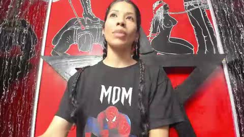 Snapshot of damian_and_tiana chatting on May 8, 5:13 am damian_and_tiana online show from May 8, 5:13 am