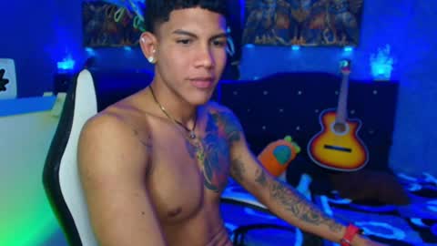 Snapshot of damian_latinxxx chatting on January 29, 9:12 am Damian online show from January 29, 9:12 am