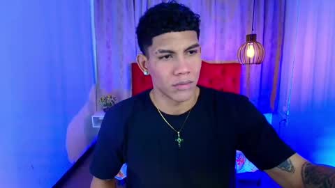 Snapshot of damian_latinxxx chatting on February 2, 5:32 am Damian online show from February 2, 5:32 am