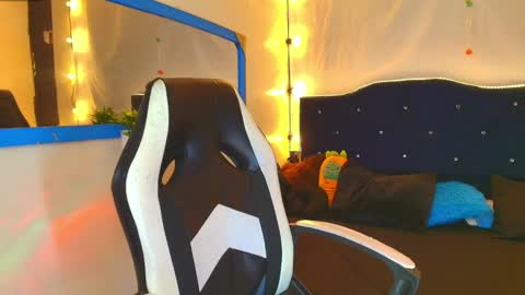 Snapshot of damian_latinxxx chatting on February 13, 6:20 am Damian online show from February 13, 6:20 am