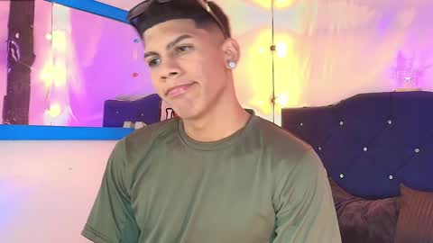 Snapshot of damian_latinxxx chatting on February 13, 9:30 am Damian online show from February 13, 9:30 am