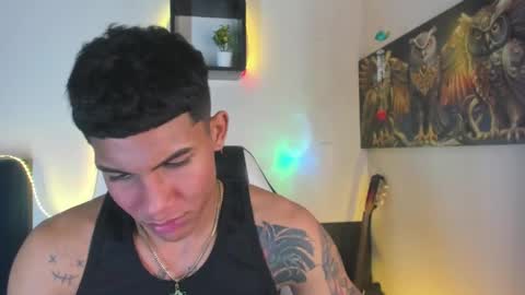 Snapshot of damian_latinxxx chatting on February 18, 5:53 am Damian online show from February 18, 5:53 am