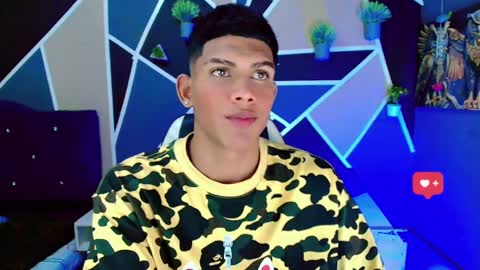 Snapshot of damian_latinxxx chatting on February 20, 5:33 am Damian online show from February 20, 5:33 am