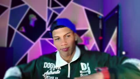 Snapshot of damian_latinxxx chatting on February 23, 12:16 pm Damian online show from February 23, 12:16 pm