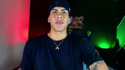 Snapshot of damian_latinxxx chatting on March 2, 6:05 am Damian online show from March 2, 6:05 am