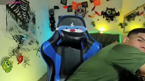 Snapshot of damian_latinxxx chatting on October 19, 3:18 am Damian online show from October 19, 3:18 am