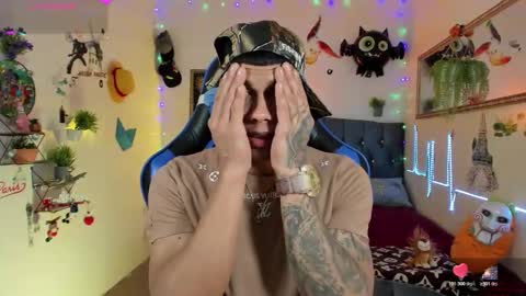 Snapshot of damian_latinxxx chatting on November 9, 3:16 am Damian online show from November 9, 3:16 am