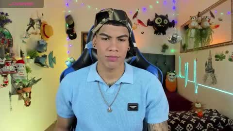 Snapshot of damian_latinxxx chatting on November 19, 3:06 am Damian online show from November 19, 3:06 am