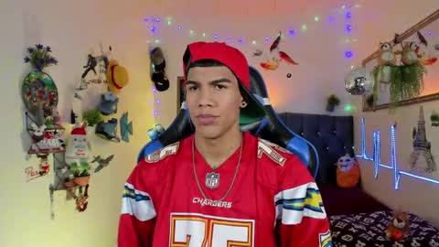 Snapshot of damian_latinxxx chatting on November 20, 3:18 am Damian online show from November 20, 3:18 am