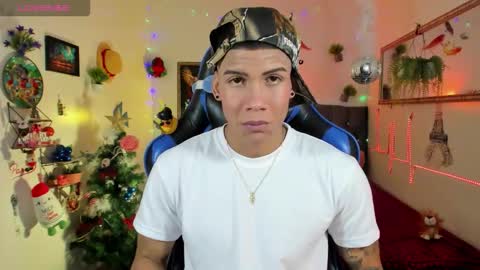 Snapshot of damian_latinxxx chatting on November 27, 2:57 am Damian online show from November 27, 2:57 am