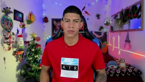 Snapshot of damian_latinxxx chatting on December 3, 3:14 am Damian online show from December 3, 3:14 am