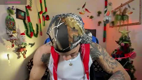 Snapshot of damian_latinxxx chatting on December 15, 3:11 am Damian online show from December 15, 3:11 am