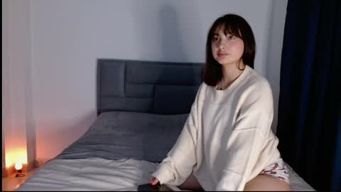 Damian   Maya online show from January 12, 1:11 am