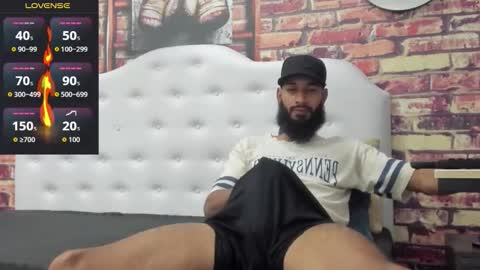 damian_shakur online show from December 3, 11:30 am