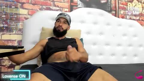 Snapshot of damian_shakur chatting on March 9, 12:53 pm damian_shakur online show from March 9, 12:53 pm