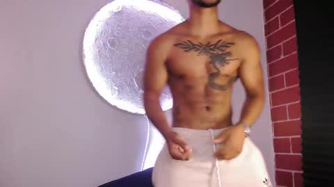 instagram damiannreed. online show from December 2, 10:45 pm