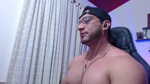 Snapshot of damiannstonexxx chatting on May 20, 5:02 am Danny online show from May 20, 5:02 am