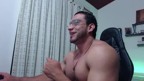 Snapshot of damiannstonexxx chatting on May 22, 8:25 pm Danny online show from May 22, 8:25 pm