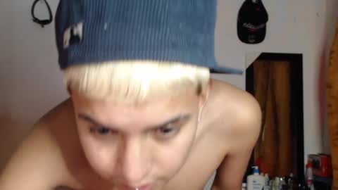 damiansexyboy69 online show from November 28, 7:33 am