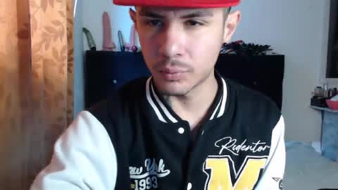 damiansexyboy69 online show from February 1, 2:04 pm