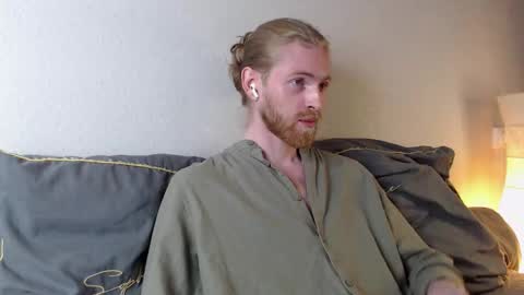 Snapshot of damien_diamond chatting on September 21, 9:38 pm damien_diamond online show from September 21, 9:38 pm