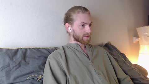 Snapshot of damien_diamond chatting on October 24, 8:38 pm damien_diamond online show from October 24, 8:38 pm