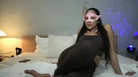 Snapshot of damiralux chatting on February 20, 3:45 am Damira Lux online show from February 20, 3:45 am