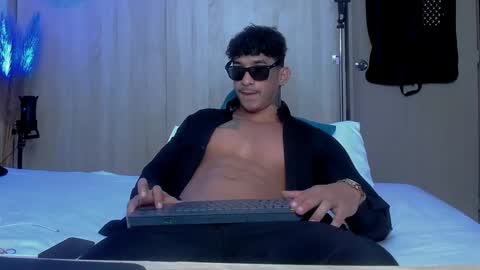 INSTAGRAM  DAMMIANMILLEROFICIAL online show from October 27, 9:52 pm