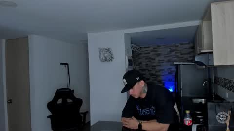 INSTAGRAM  DAMMIANMILLEROFICIAL online show from February 18, 11:22 pm