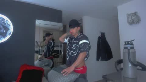 INSTAGRAM  DAMMIANMILLEROFICIAL online show from April 7, 1:11 pm