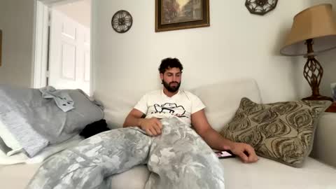 Snapshot of damnimhandsome25 chatting on January 13, 7:53 pm Clyde online show from January 13, 7:53 pm