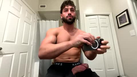 Snapshot of damnimhandsome25 chatting on February 23, 3:40 pm Clyde online show from February 23, 3:40 pm