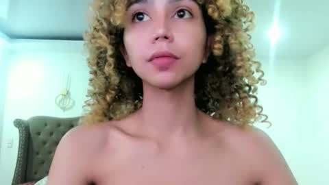 damnperfectxx online show from September 26, 12:36 am