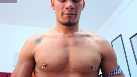 Snapshot of damonblackj chatting on October 27, 8:35 pm Damon online show from October 27, 8:35 pm