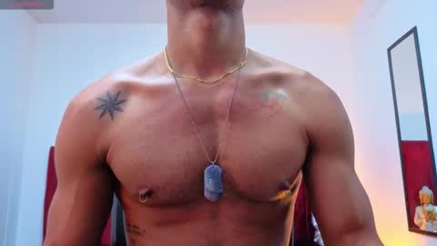 Snapshot of damonblackj chatting on November 5, 9:04 pm Damon online show from November 5, 9:04 pm