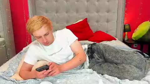Snapshot of damonlux chatting on July 12, 6:04 am Damon online show from July 12, 6:04 am