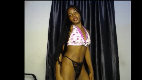 Snapshot of damsel8 chatting on November 2, 6:10 pm leah online show from November 2, 6:10 pm