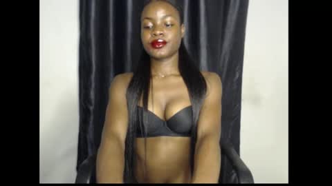 Snapshot of damsel8 chatting on November 21, 6:06 pm leah online show from November 21, 6:06 pm