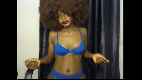 Snapshot of damsel8 chatting on November 24, 3:39 am leah online show from November 24, 3:39 am