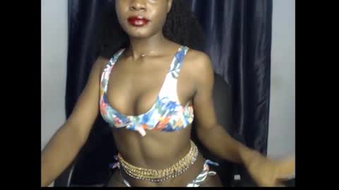 Snapshot of damsel8 chatting on December 4, 10:02 am leah online show from December 4, 10:02 am