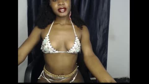 Snapshot of damsel8 chatting on December 5, 4:21 am leah online show from December 5, 4:21 am