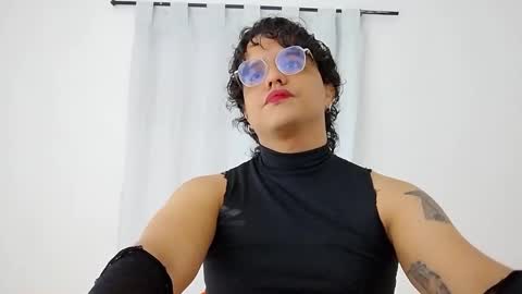 Snapshot of dan_blous chatting on February 3, 12:53 am Diane Blosson online show from February 3, 12:53 am