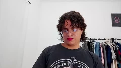 Snapshot of dan_blous chatting on March 4, 1:33 am Diane Blosson online show from March 4, 1:33 am