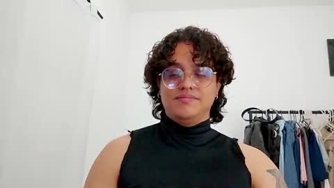 Snapshot of dan_blous chatting on March 5, 2:07 am Diane Blosson online show from March 5, 2:07 am