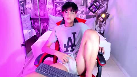 D A N online show from December 19, 7:43 pm